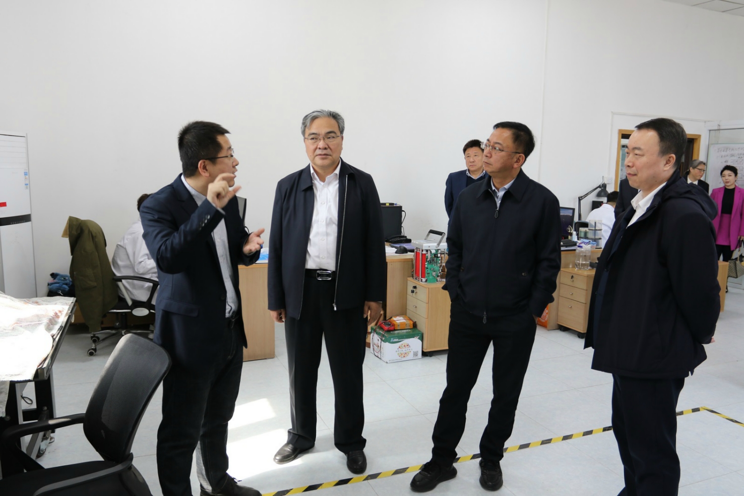 国机集团党委常委、副总经理洪蛟到中地装调研